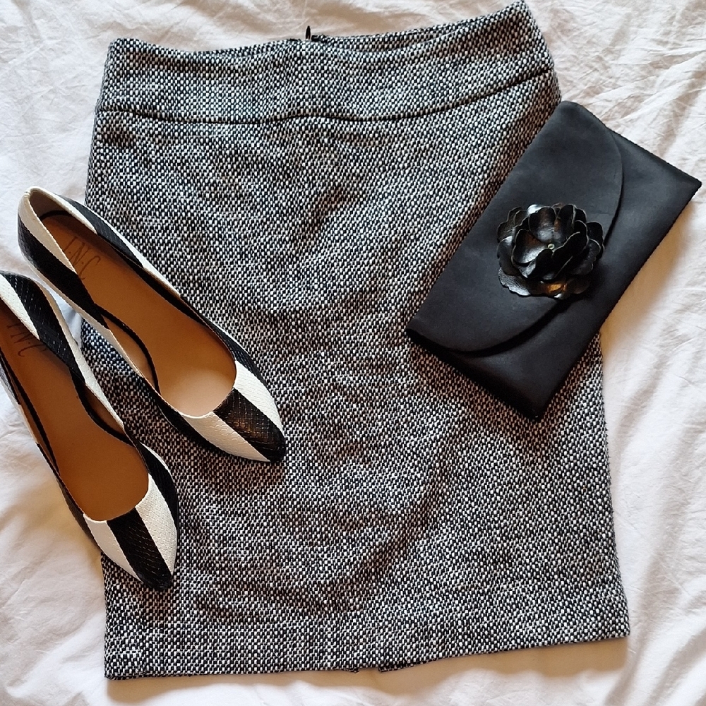 LOFT Black and White Pencil Skirt Knee-Length Workwear